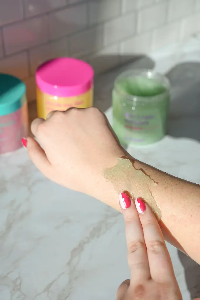bfresh-DontHateExfoliate_BodyScrub_@marqlabs-3.webp